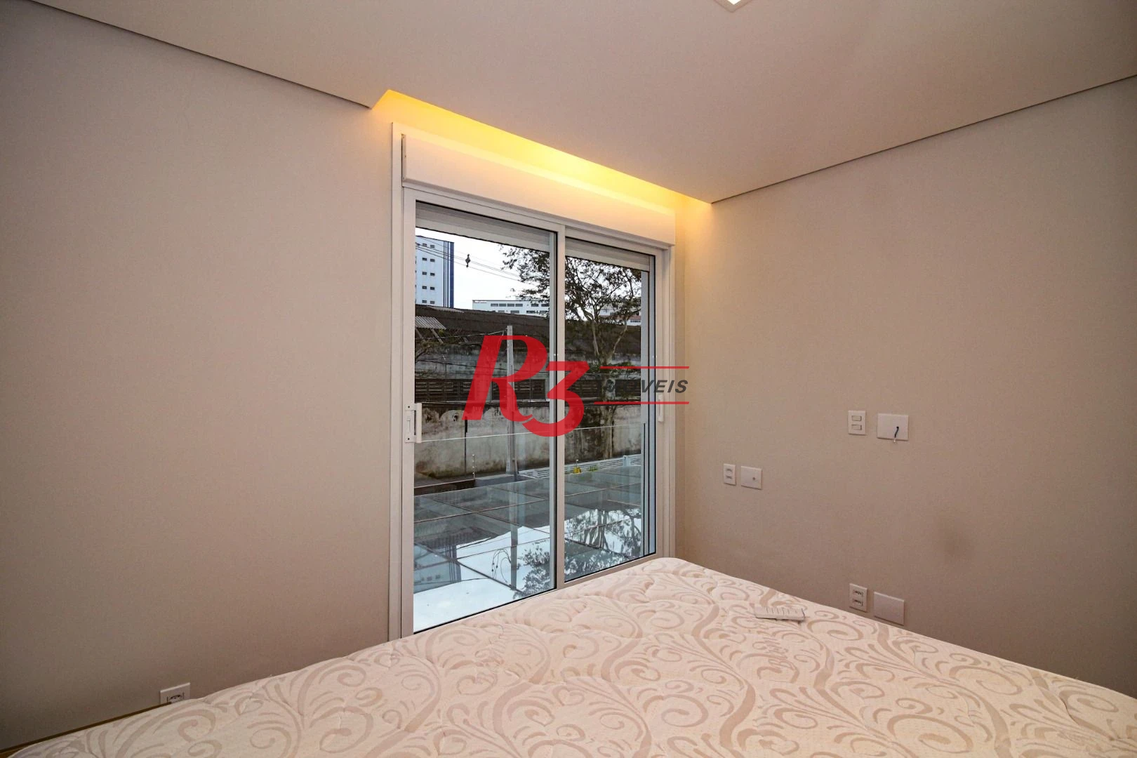 Casa com 3 suítes à venda, 300 m² por R$ 4.500.000 - Ponta da Praia - Santos/SP