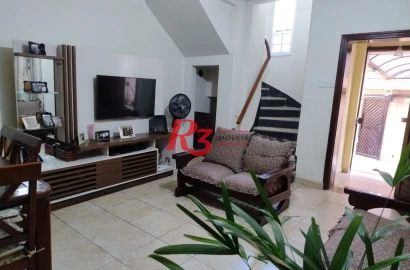 Sobrado com 3 dormitórios à venda, 226 m² por R$ 700.000,00 - Centro - São Vicente/SP