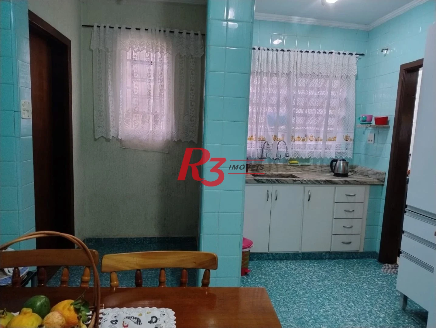 Sobrado com 3 dormitórios à venda, 226 m² por R$ 700.000,00 - Centro - São Vicente/SP