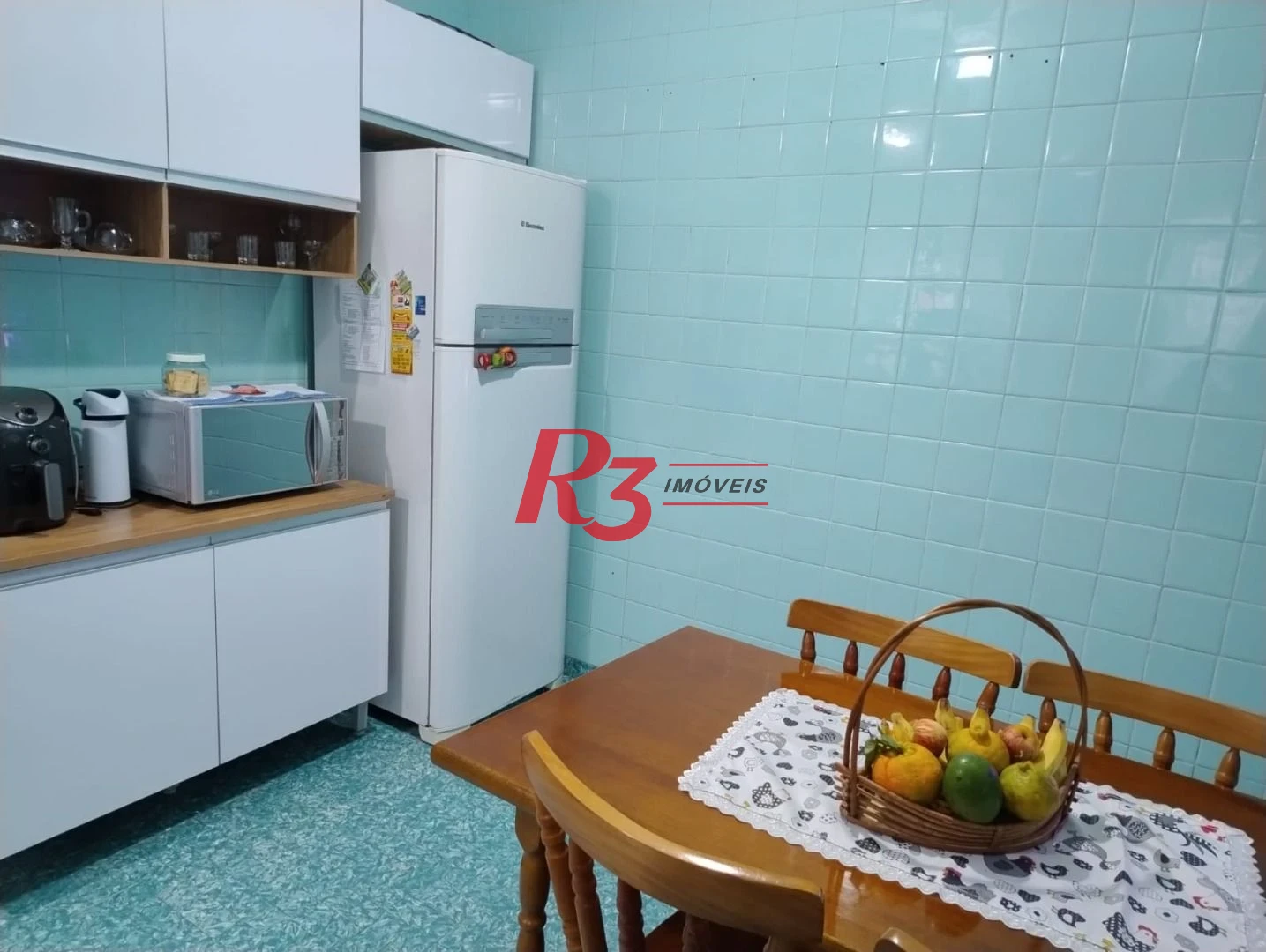 Sobrado com 3 dormitórios à venda, 226 m² por R$ 700.000,00 - Centro - São Vicente/SP
