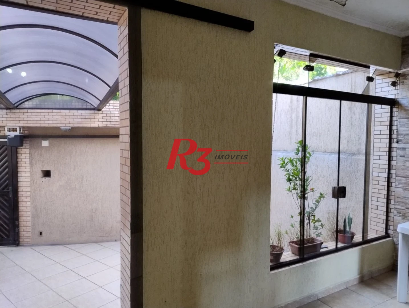 Sobrado com 3 dormitórios à venda, 226 m² por R$ 700.000,00 - Centro - São Vicente/SP