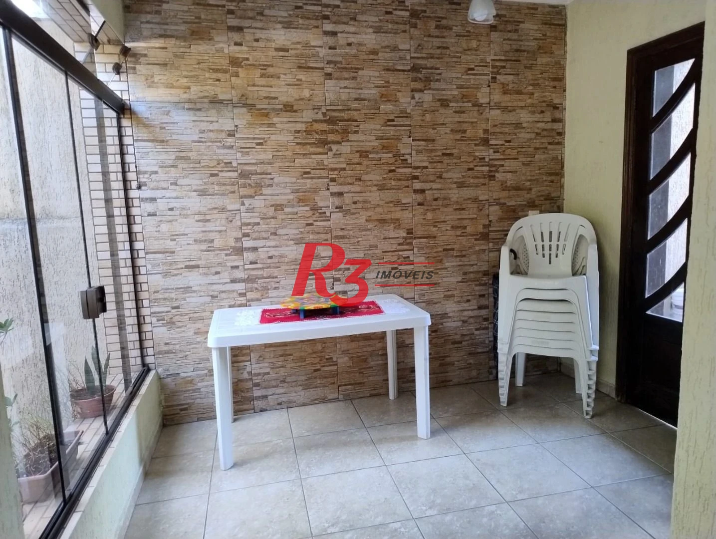 Sobrado com 3 dormitórios à venda, 226 m² por R$ 700.000,00 - Centro - São Vicente/SP