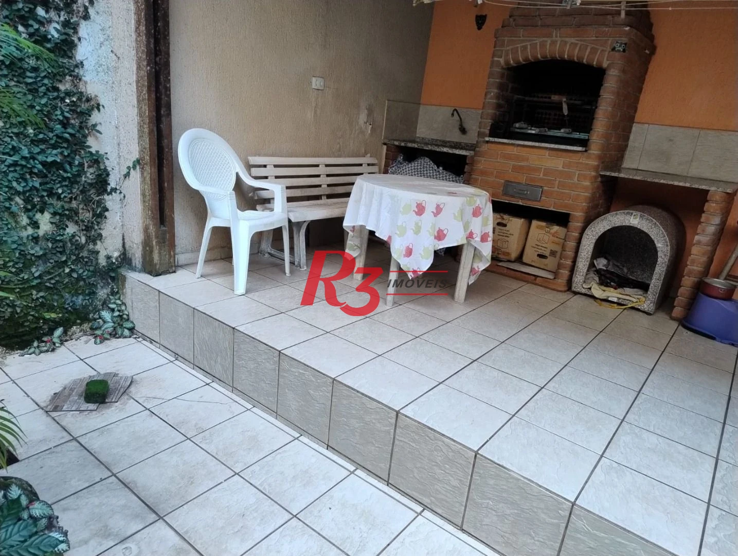 Sobrado com 3 dormitórios à venda, 226 m² por R$ 700.000,00 - Centro - São Vicente/SP
