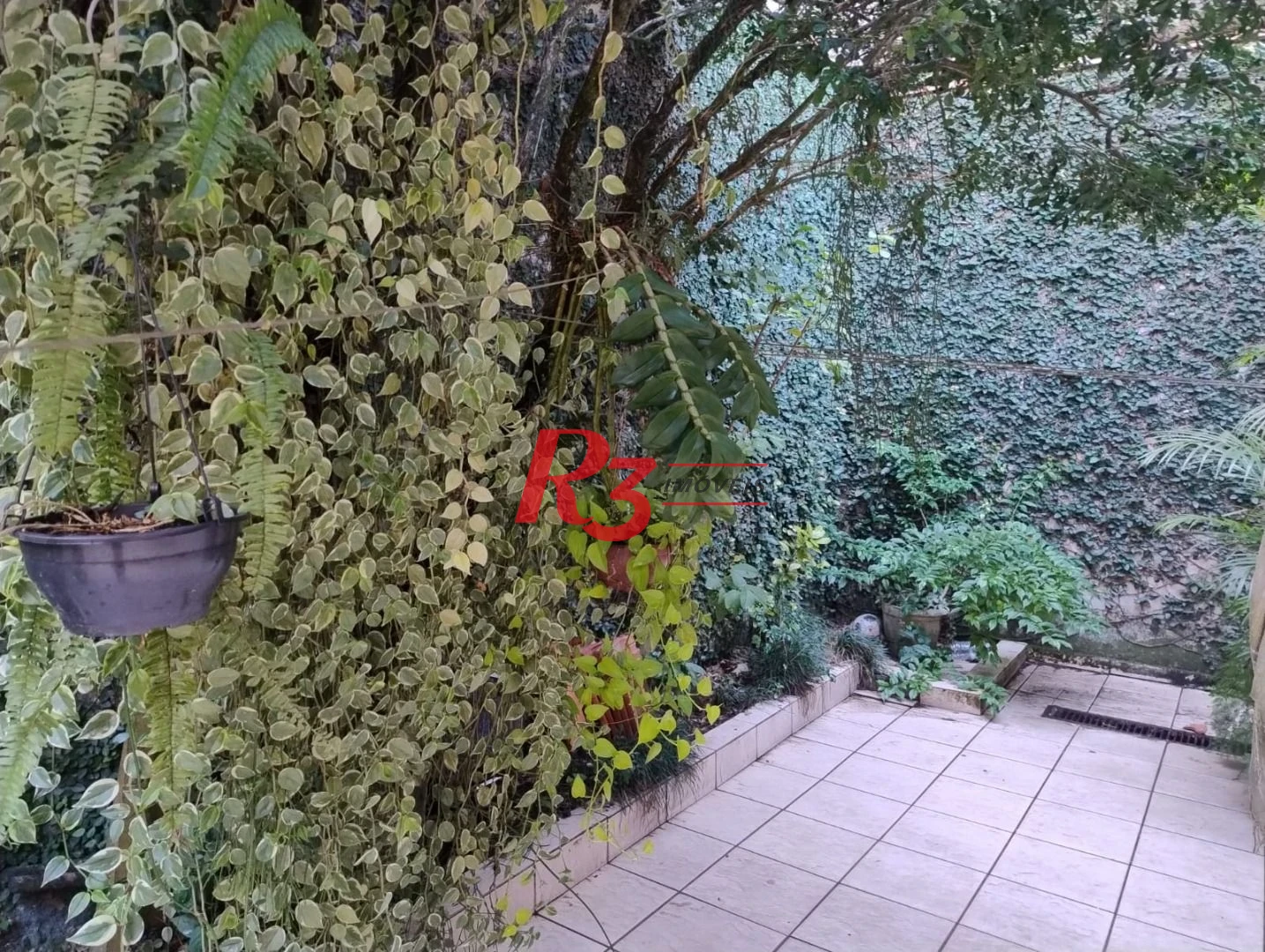 Sobrado com 3 dormitórios à venda, 226 m² por R$ 700.000,00 - Centro - São Vicente/SP