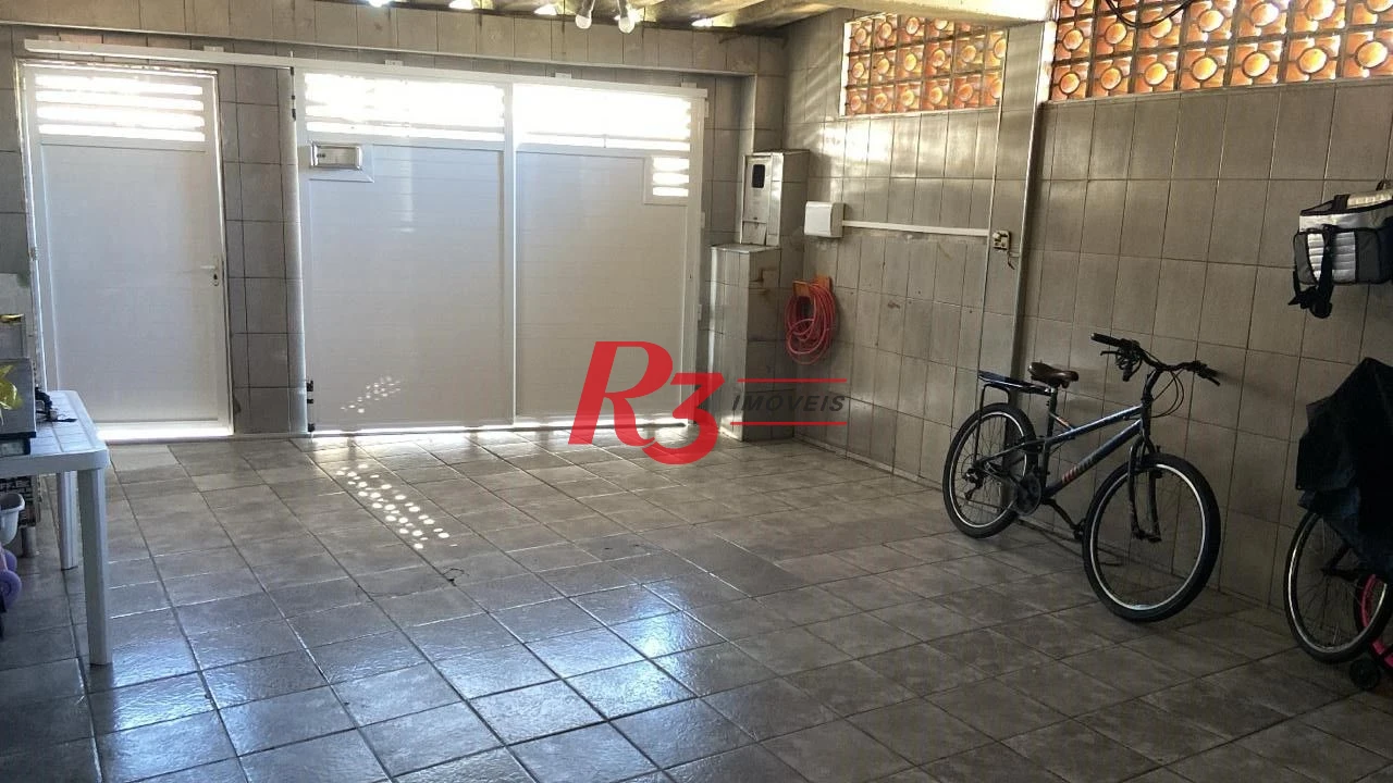 Casa com 3 dormitórios à venda por R$ 426.000 - Parque Bitaru - São Vicente/SP