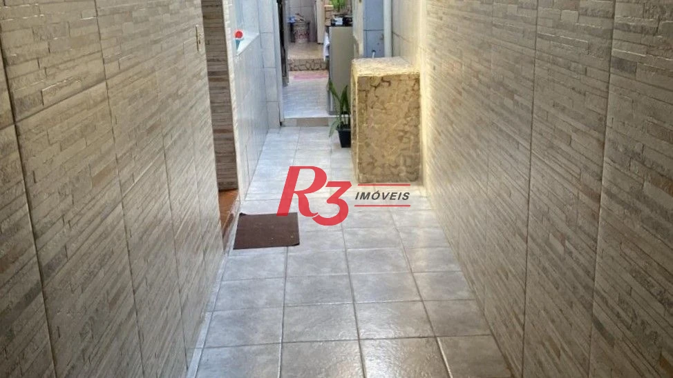 Casa com 3 dormitórios à venda por R$ 426.000 - Parque Bitaru - São Vicente/SP