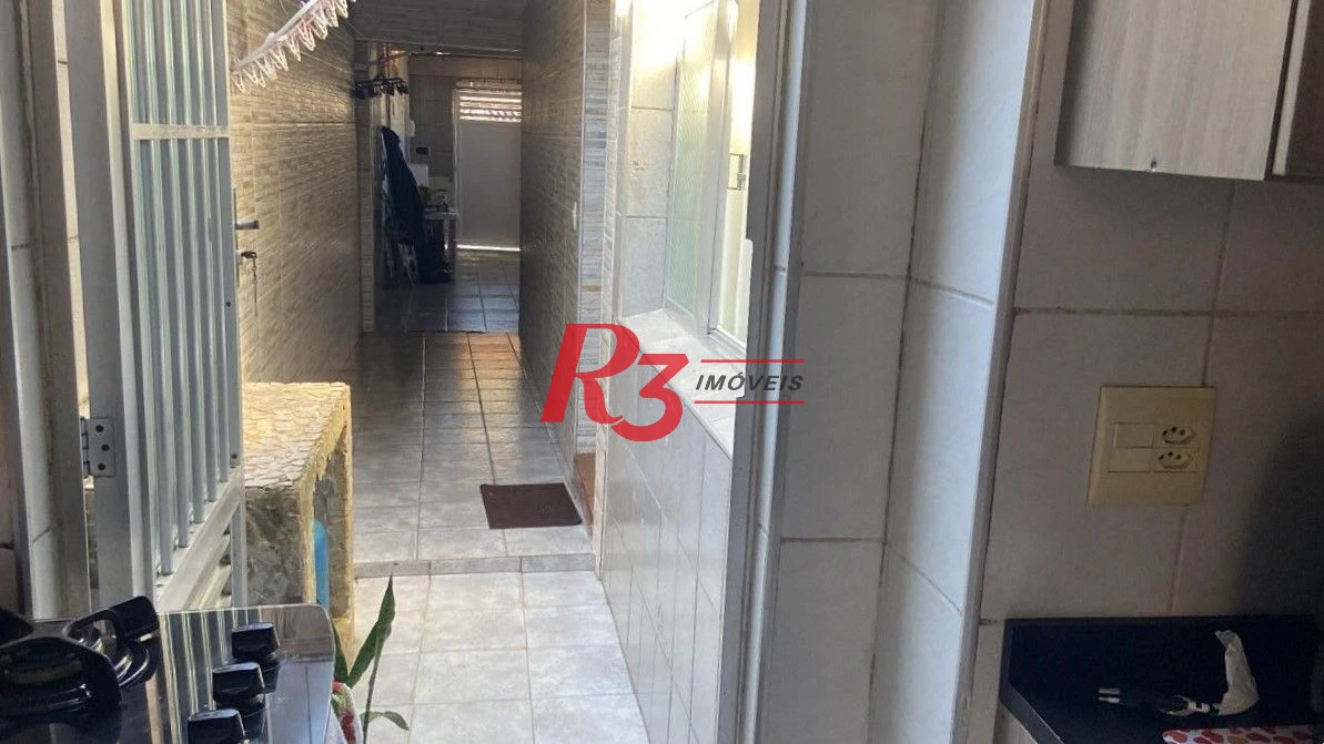 Casa com 3 dormitórios à venda por R$ 426.000 - Parque Bitaru - São Vicente/SP