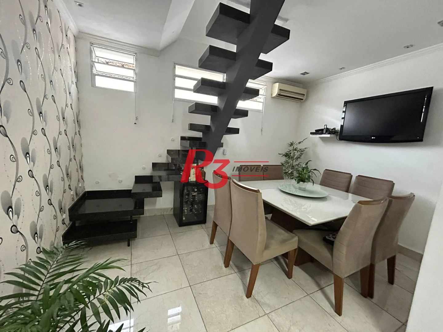 Sobrado à venda, 157 m² por R$ 590.000,00 - Vila Cascatinha - São Vicente/SP