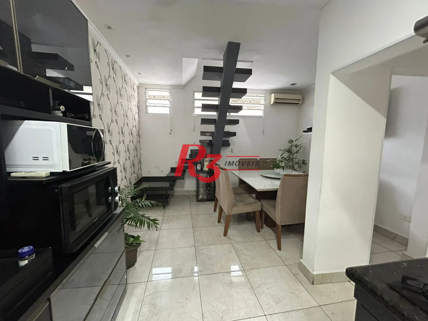 Sobrado à venda, 157 m² por R$ 590.000,00 - Vila Cascatinha - São Vicente/SP
