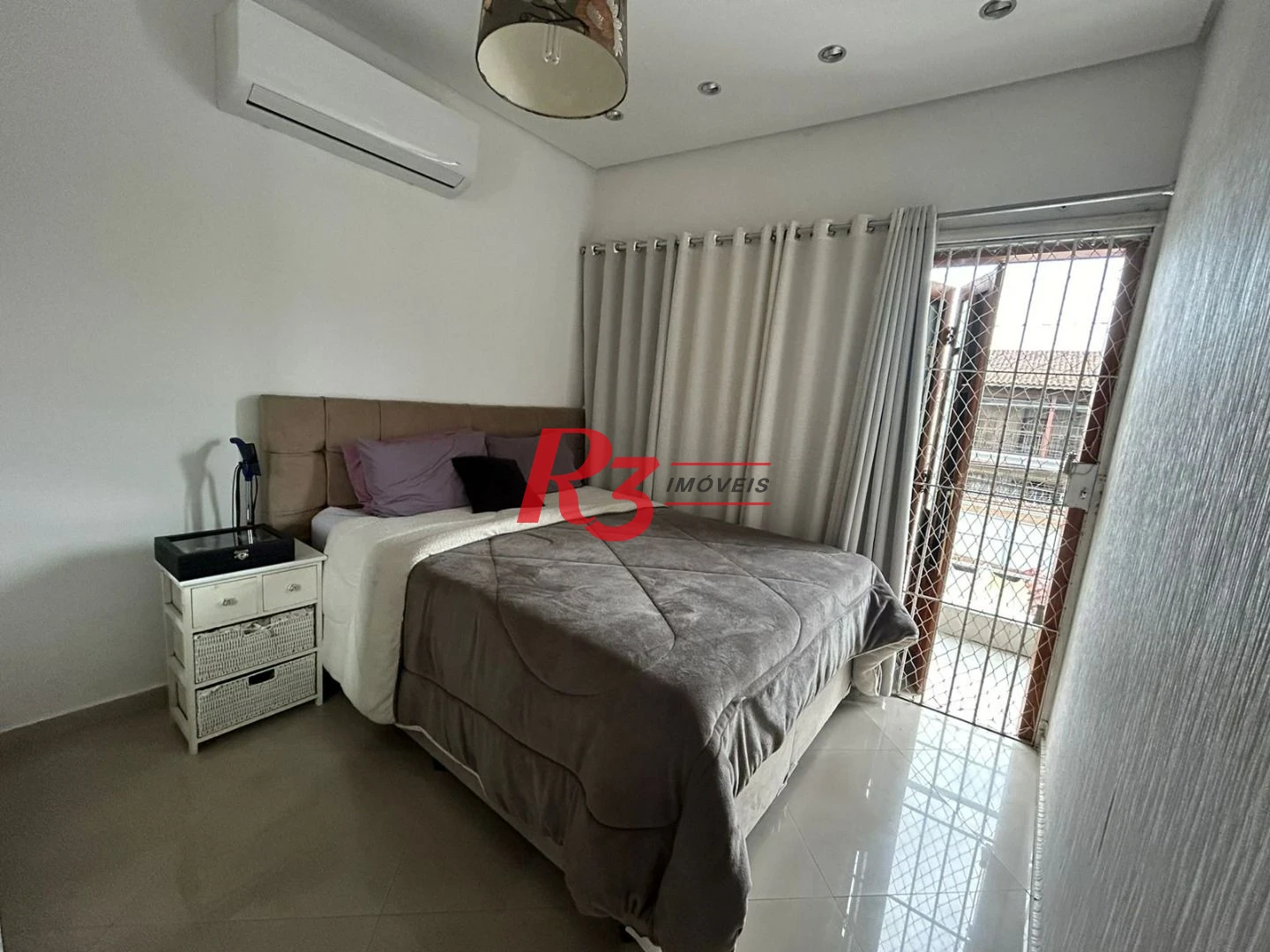 Sobrado à venda, 157 m² por R$ 590.000,00 - Vila Cascatinha - São Vicente/SP