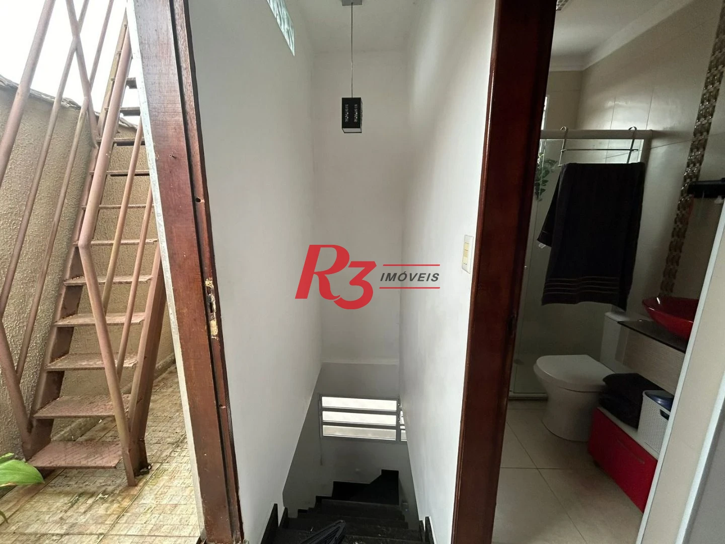 Sobrado à venda, 157 m² por R$ 590.000,00 - Vila Cascatinha - São Vicente/SP