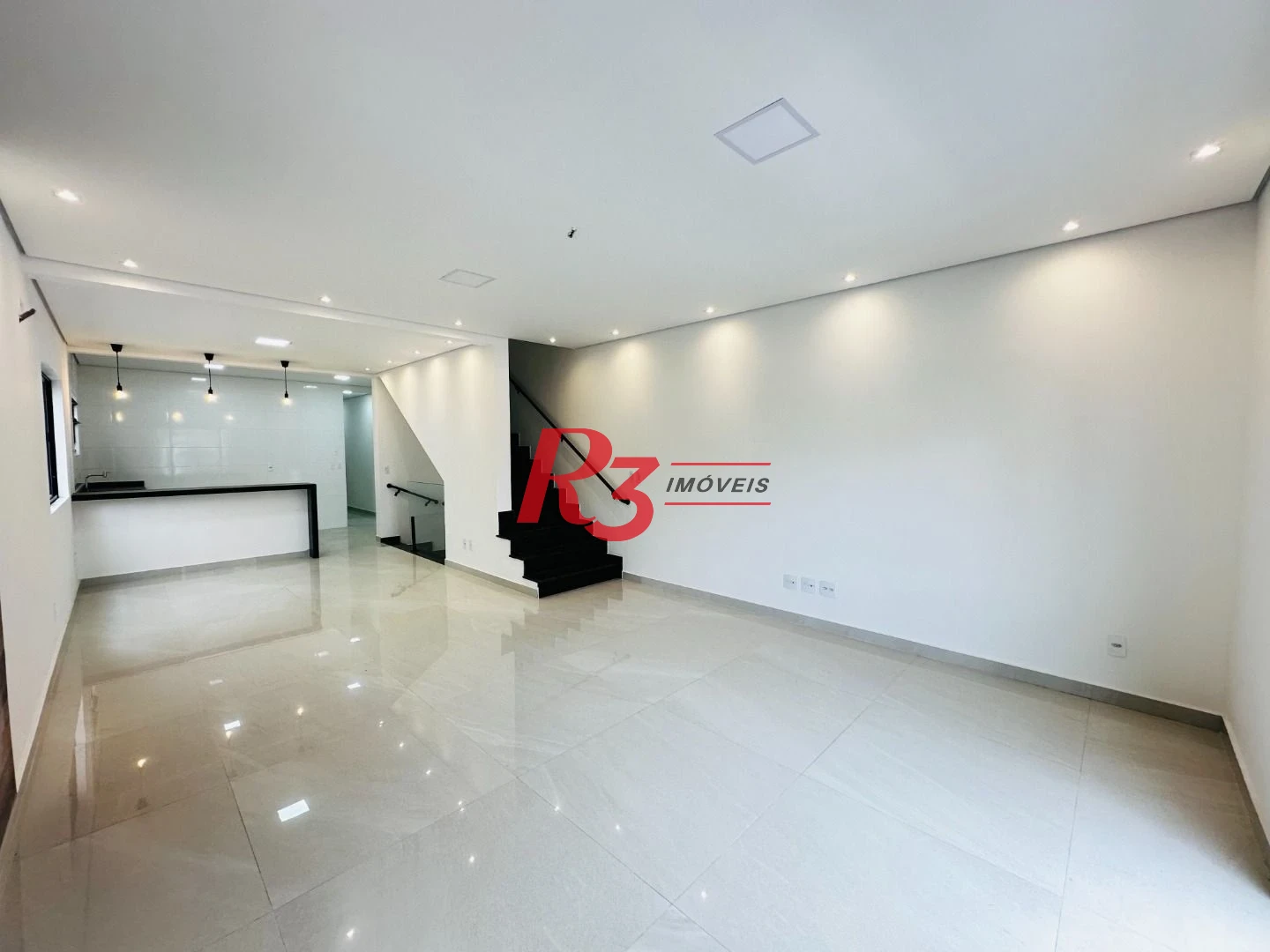 Sobrado com 3 dormitórios à venda, 220 m² por R$ 1.600.000,00 - Embaré - Santos/SP
