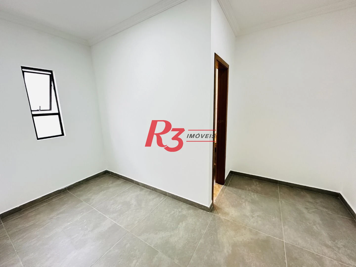 Sobrado com 3 dormitórios à venda, 220 m² por R$ 1.600.000,00 - Embaré - Santos/SP