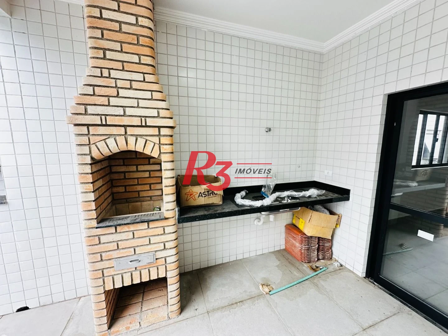 Sobrado com 3 dormitórios à venda, 220 m² por R$ 1.600.000,00 - Embaré - Santos/SP