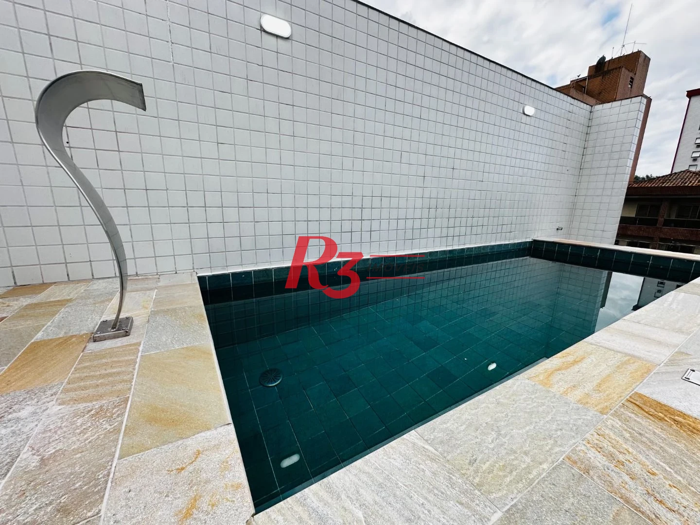 Sobrado com 3 dormitórios à venda, 220 m² por R$ 1.600.000,00 - Embaré - Santos/SP