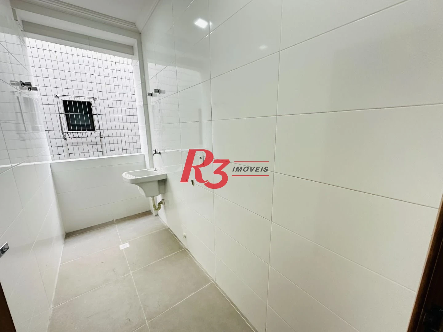 Sobrado com 3 dormitórios à venda, 220 m² por R$ 1.600.000,00 - Embaré - Santos/SP