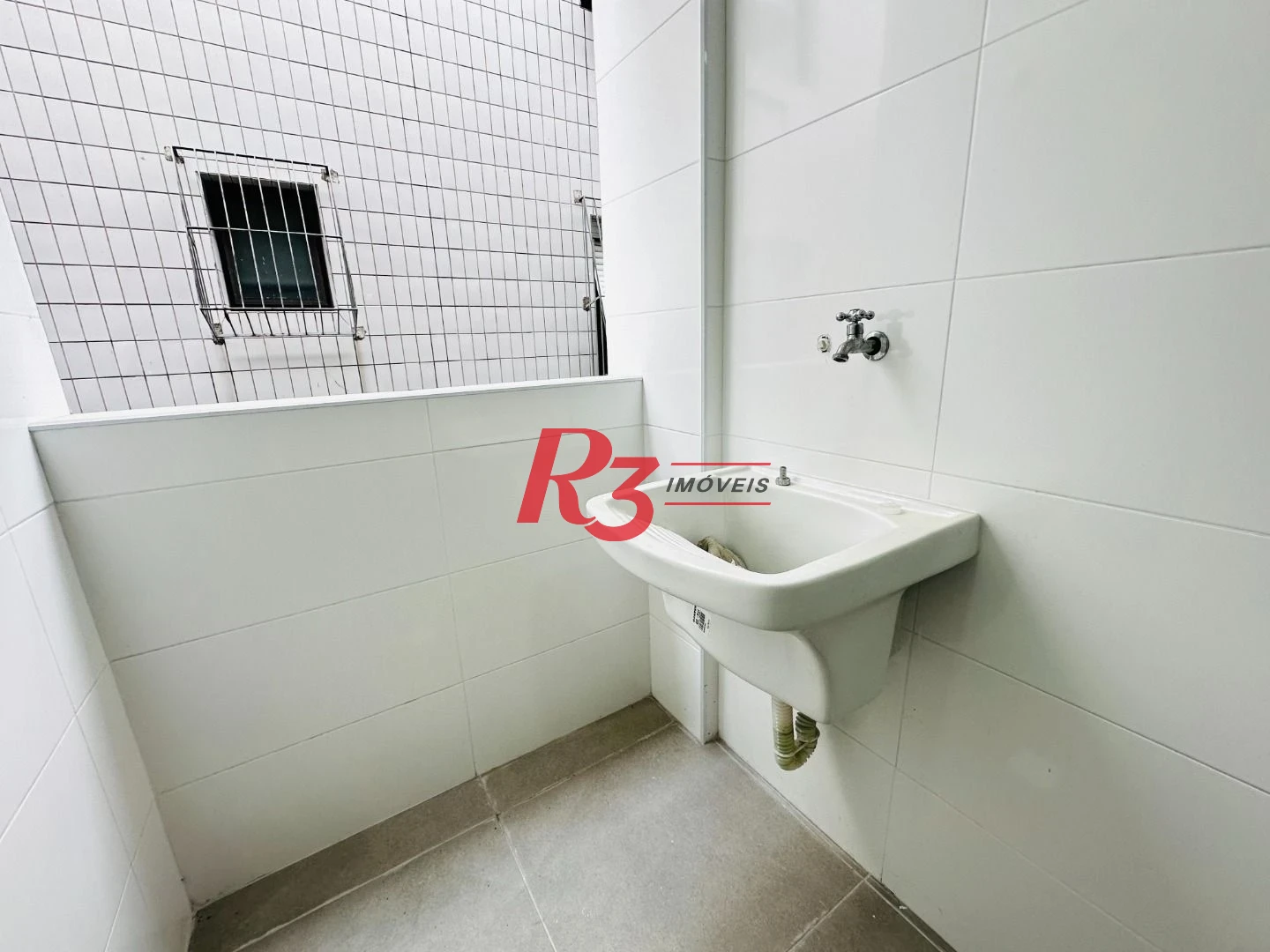 Sobrado com 3 dormitórios à venda, 220 m² por R$ 1.600.000,00 - Embaré - Santos/SP