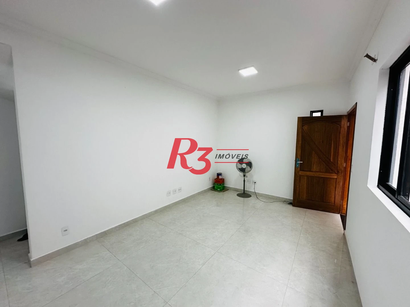 Sobrado com 3 dormitórios à venda, 160 m² por R$ 950.000,00 - Embaré - Santos/SP