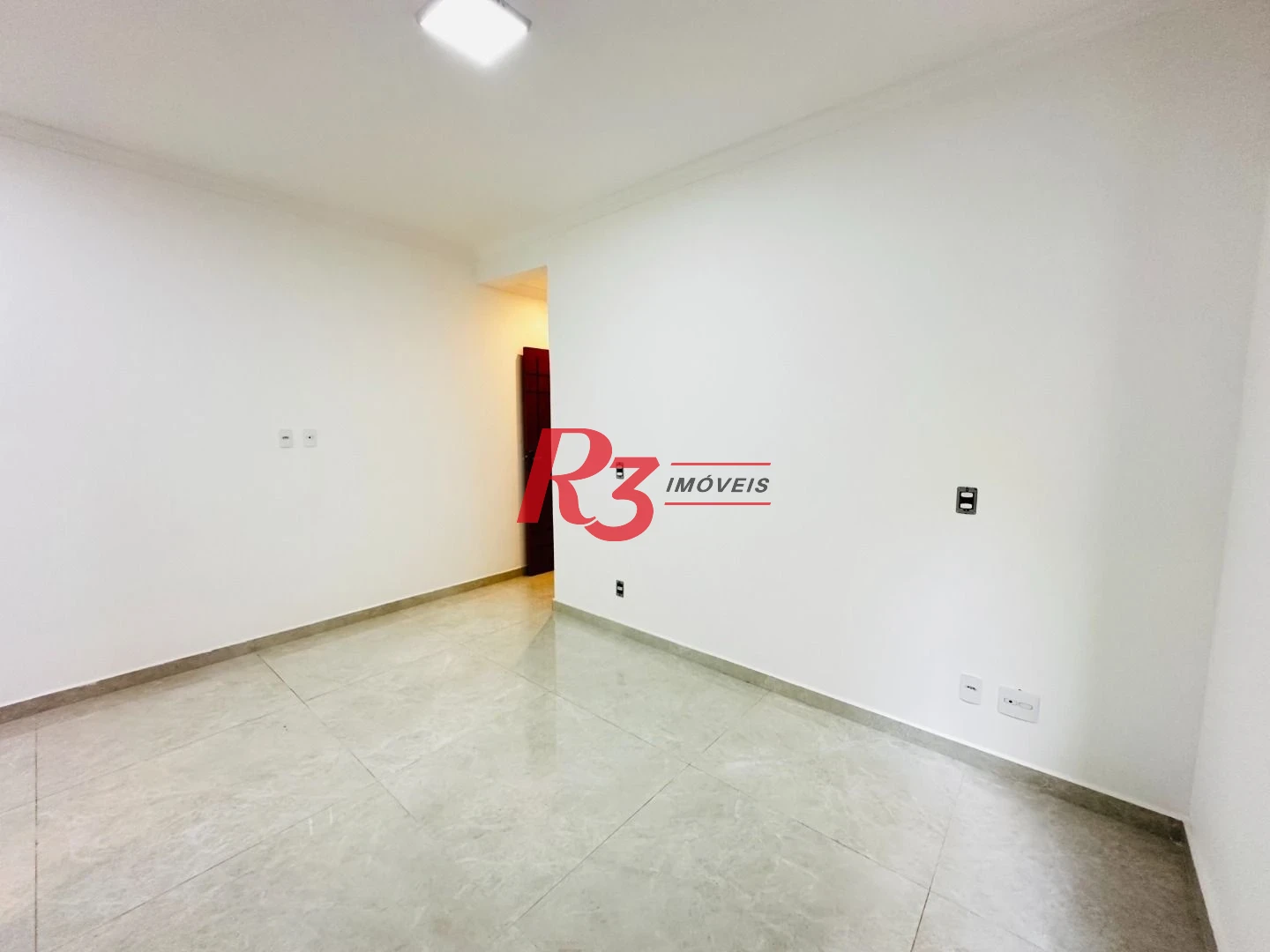 Sobrado com 3 dormitórios à venda, 160 m² por R$ 950.000,00 - Embaré - Santos/SP