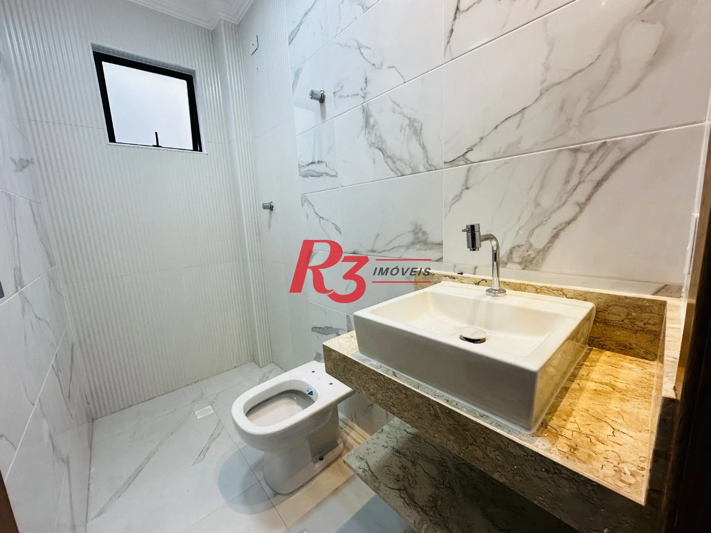 Sobrado com 3 dormitórios à venda, 160 m² por R$ 950.000,00 - Embaré - Santos/SP