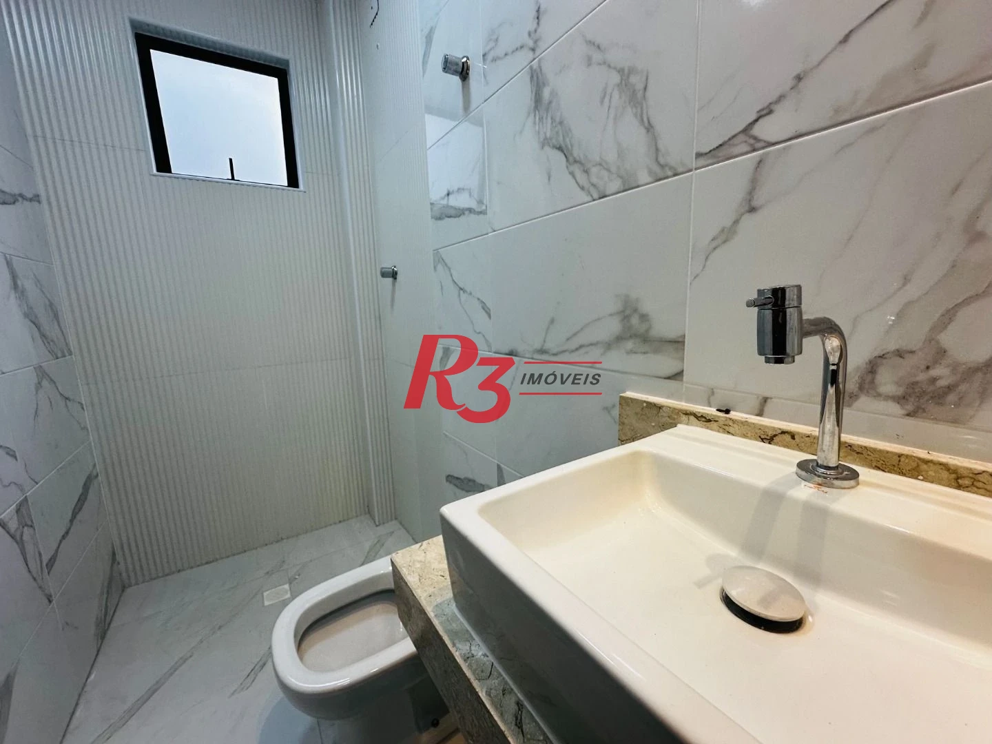 Sobrado com 3 dormitórios à venda, 160 m² por R$ 950.000,00 - Embaré - Santos/SP