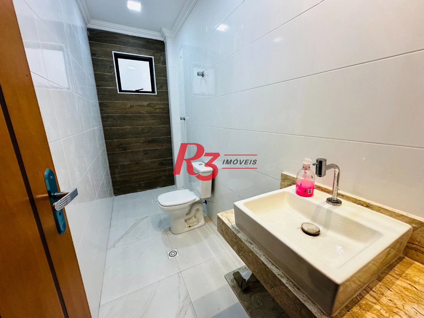 Sobrado com 3 dormitórios à venda, 160 m² por R$ 950.000,00 - Embaré - Santos/SP