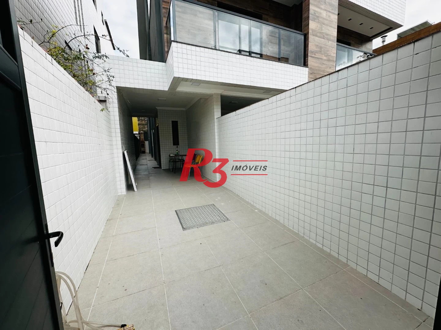 Sobrado com 3 dormitórios à venda, 160 m² por R$ 950.000,00 - Embaré - Santos/SP