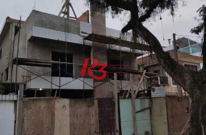 Sobrado Térreo com 3 dormitórios à venda, 160 m² por R$ 1.050.000 - Embaré - Santos/SP