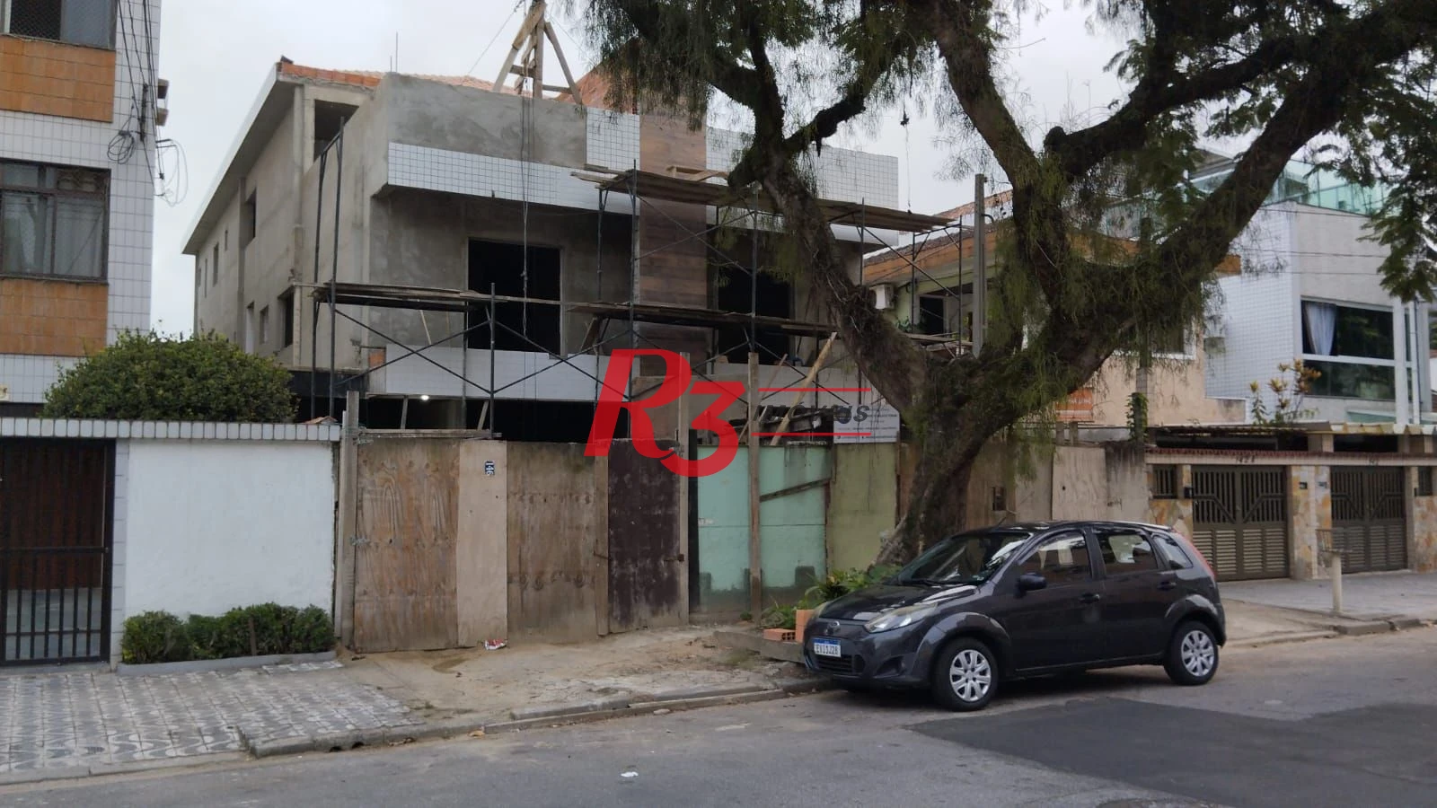 Sobrado Térreo com 3 dormitórios à venda, 160 m² por R$ 1.050.000 - Embaré - Santos/SP