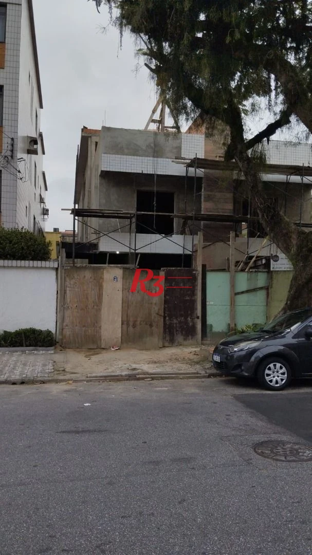 Sobrado Térreo com 3 dormitórios à venda, 160 m² por R$ 1.050.000 - Embaré - Santos/SP