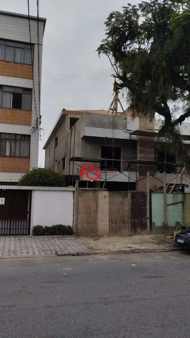 Sobrado Térreo com 3 dormitórios à venda, 160 m² por R$ 1.050.000 - Embaré - Santos/SP