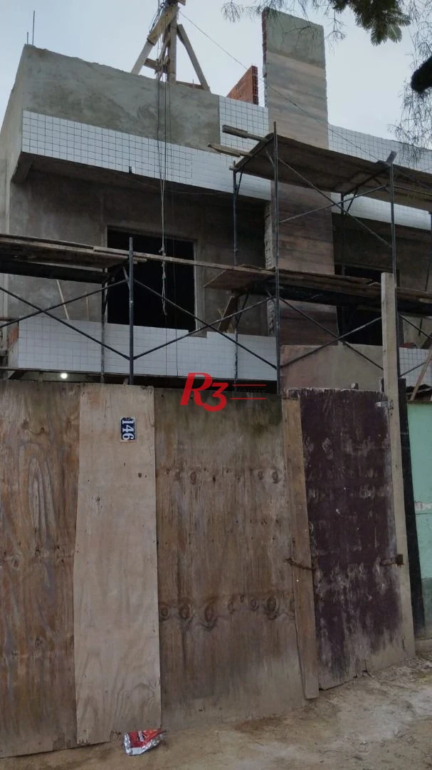 Sobrado Térreo com 3 dormitórios à venda, 160 m² por R$ 1.050.000 - Embaré - Santos/SP
