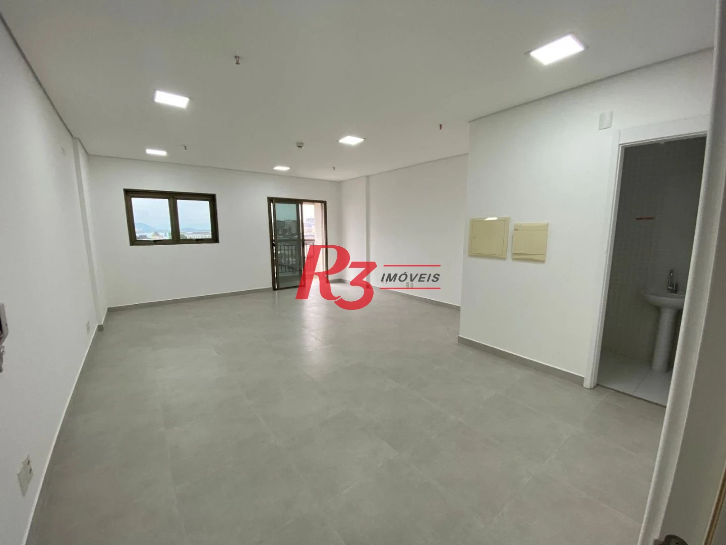 Sala à venda, 43 m² por R$ 300.000,00 - Valongo - Santos/SP