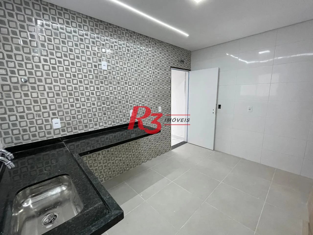 Casa Sobreposta baixa com 3 dormitórios c suite com suite, 94 m² - Aparecida