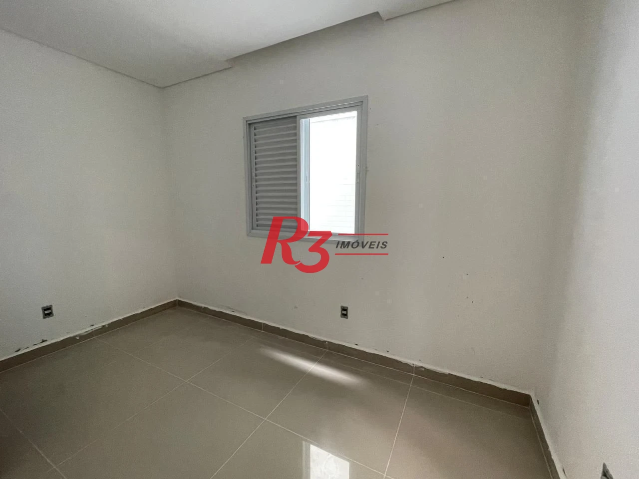 Casa Sobreposta baixa com 3 dormitórios c suite com suite, 94 m² - Aparecida