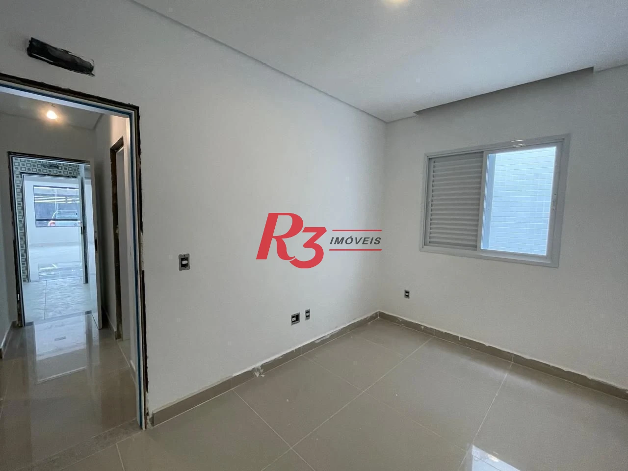 Casa Sobreposta baixa com 3 dormitórios c suite com suite, 94 m² - Aparecida