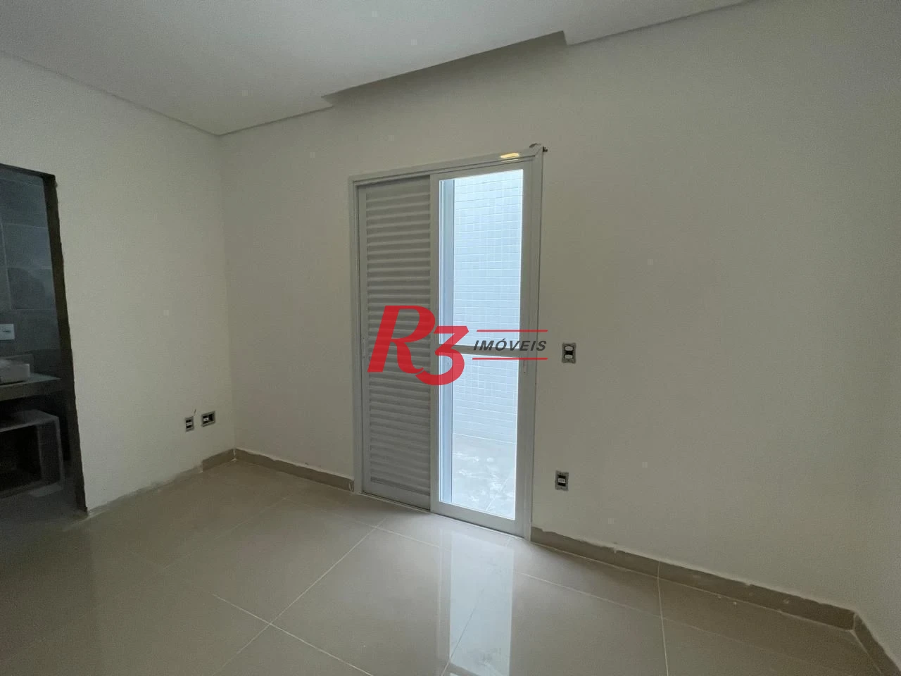 Casa Sobreposta baixa com 3 dormitórios c suite com suite, 94 m² - Aparecida