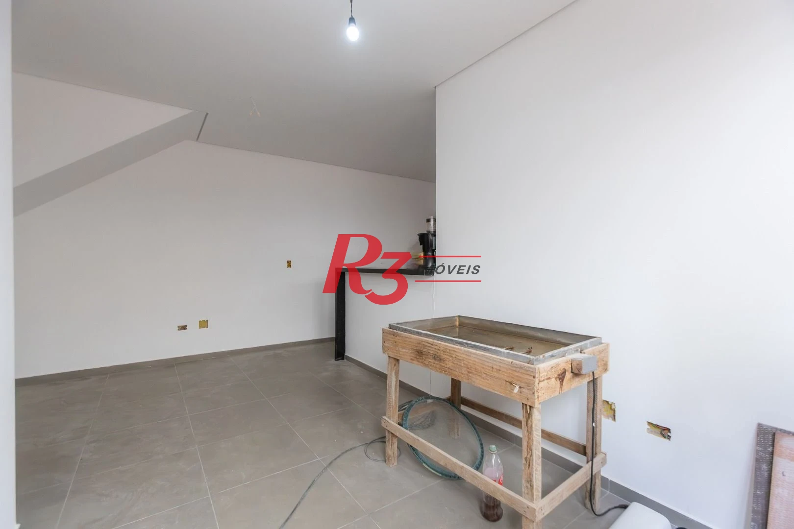 Casa com 3 dormitórios à venda, 104 m² por R$ 950.000,00 - Encruzilhada - Santos/SP