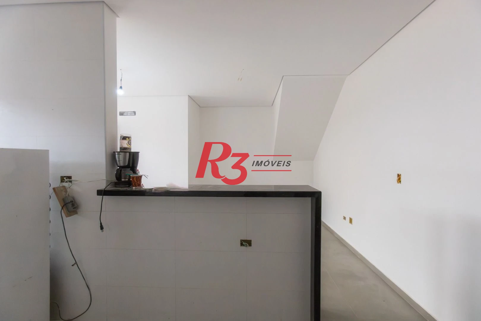 Casa com 3 dormitórios à venda, 104 m² por R$ 950.000,00 - Encruzilhada - Santos/SP