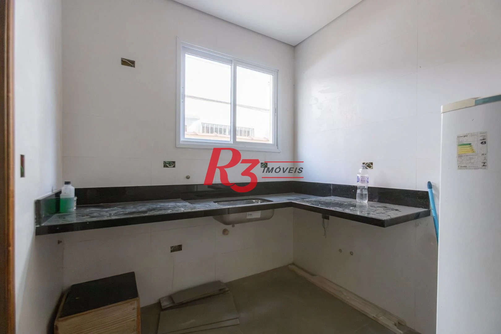 Casa com 3 dormitórios à venda, 104 m² por R$ 950.000,00 - Encruzilhada - Santos/SP