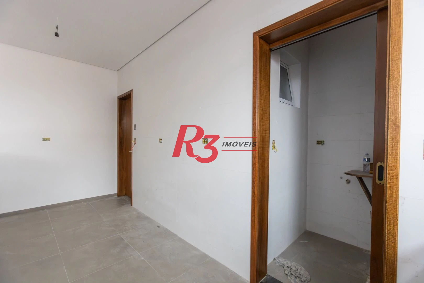 Casa com 3 dormitórios à venda, 104 m² por R$ 950.000,00 - Encruzilhada - Santos/SP
