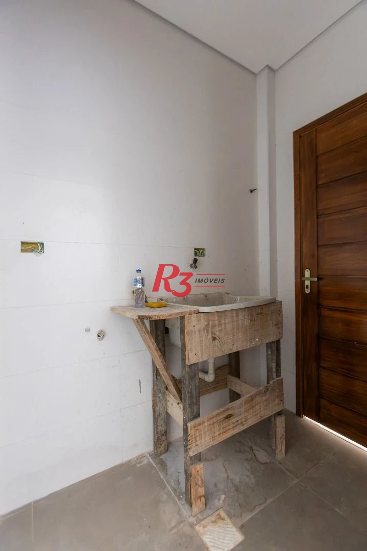 Casa com 3 dormitórios à venda, 104 m² por R$ 950.000,00 - Encruzilhada - Santos/SP