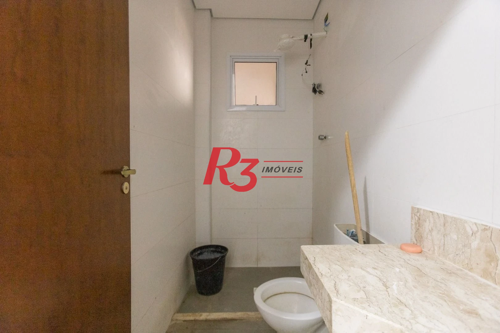 Casa com 3 dormitórios à venda, 104 m² por R$ 950.000,00 - Encruzilhada - Santos/SP
