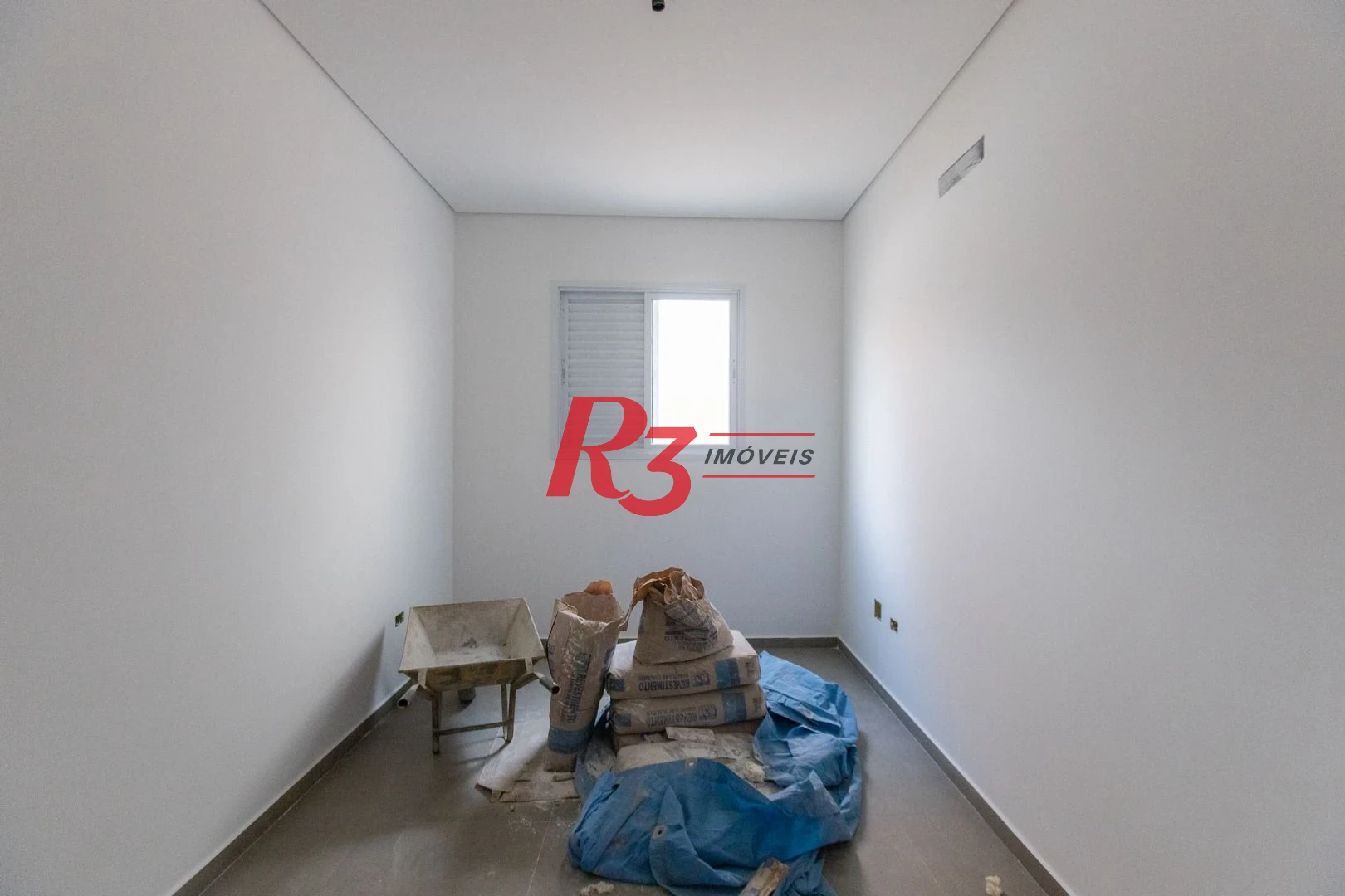 Casa com 3 dormitórios à venda, 104 m² por R$ 950.000,00 - Encruzilhada - Santos/SP