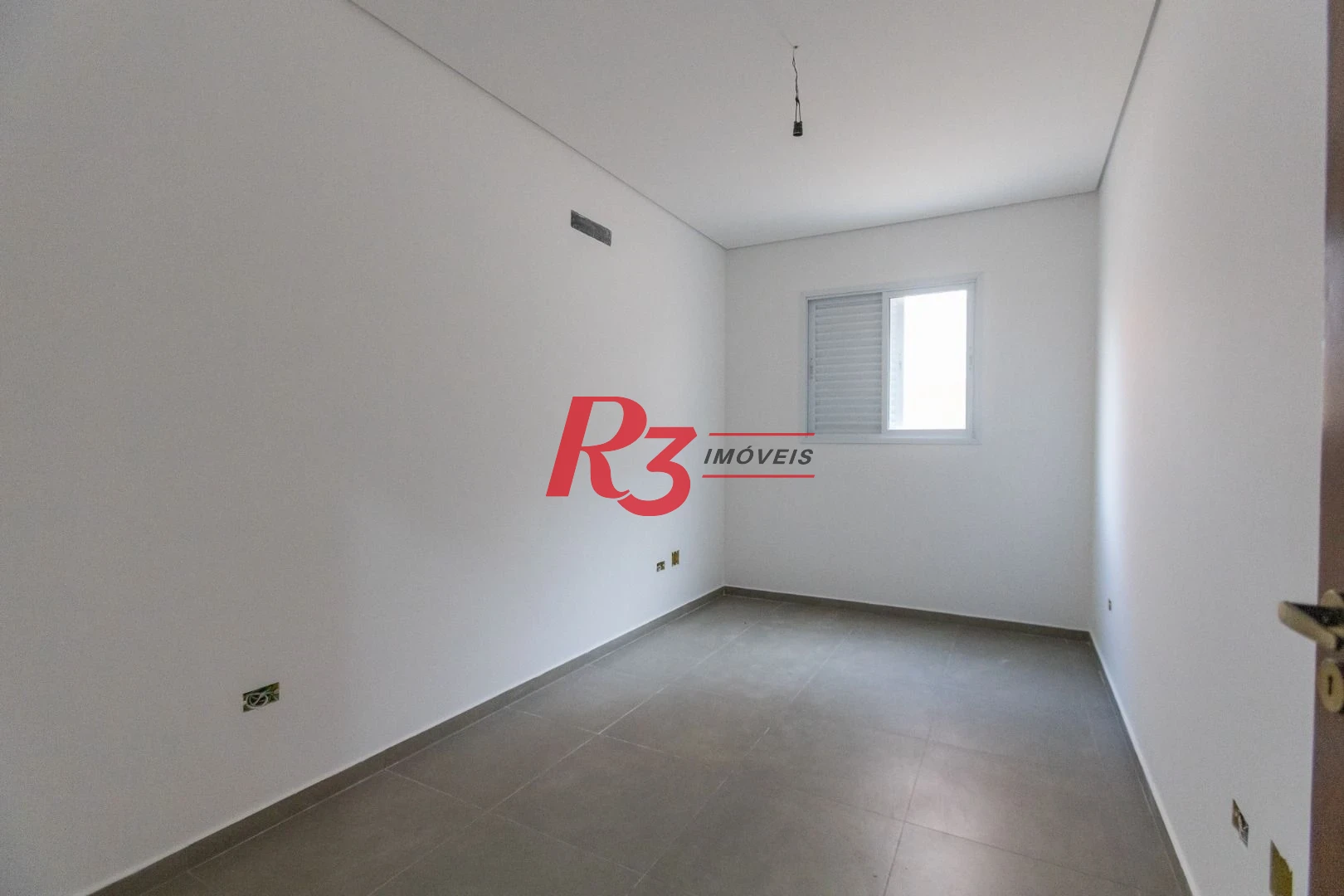 Casa com 3 dormitórios à venda, 104 m² por R$ 950.000,00 - Encruzilhada - Santos/SP
