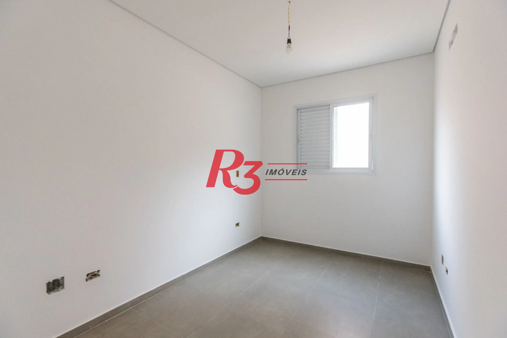 Casa com 3 dormitórios à venda, 104 m² por R$ 950.000,00 - Encruzilhada - Santos/SP
