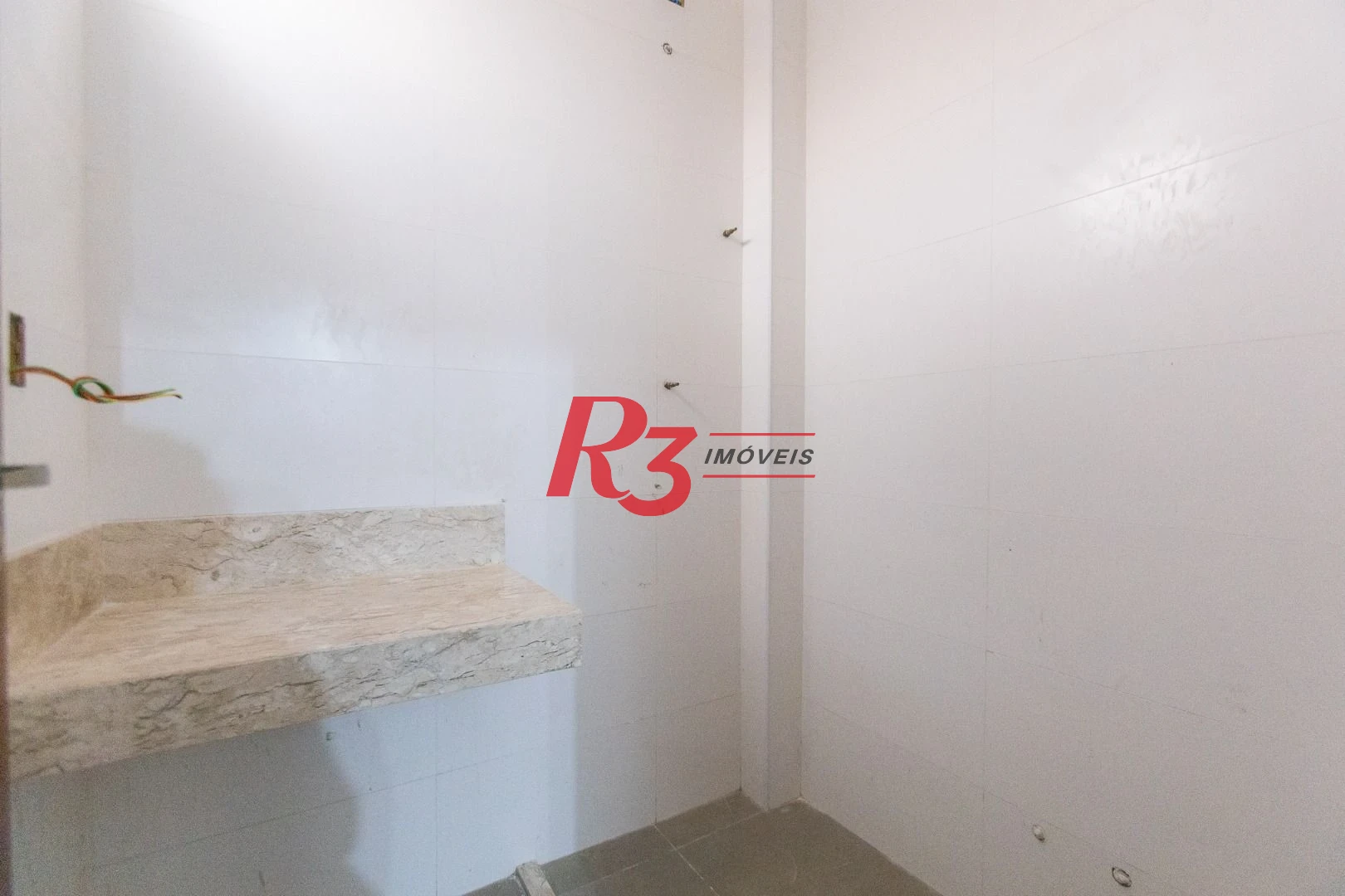 Casa com 3 dormitórios à venda, 104 m² por R$ 950.000,00 - Encruzilhada - Santos/SP