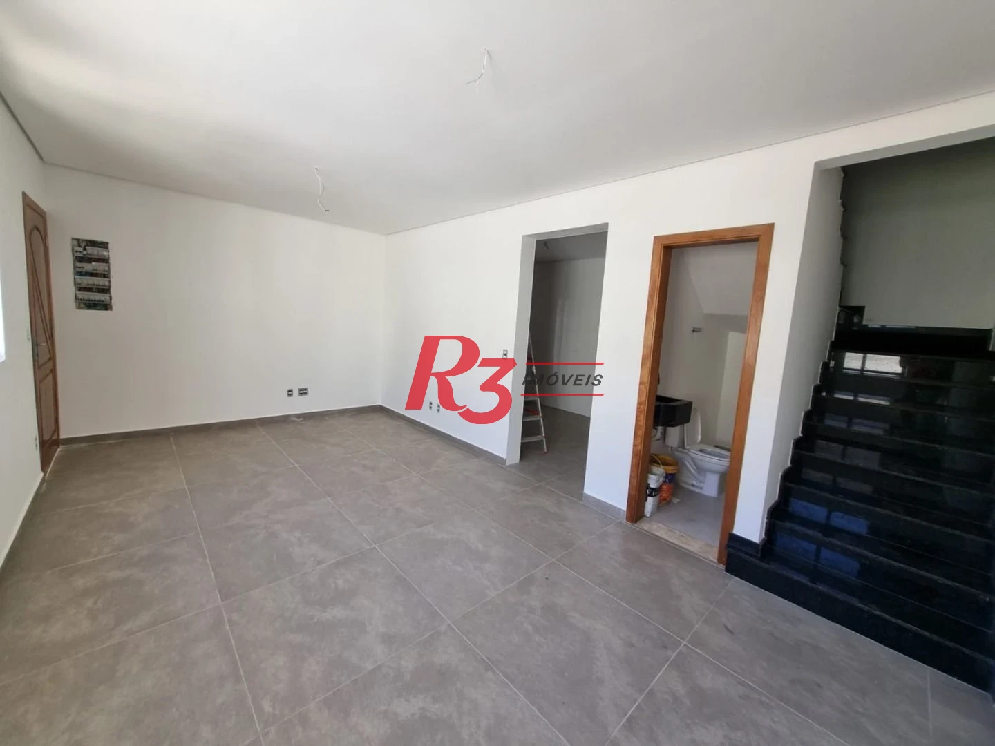 Sobrado de esquina novo com 3 suítes, churrasqueira e  e piscina  à venda, 140 m² na Vila Belmiro, oportunidade!!