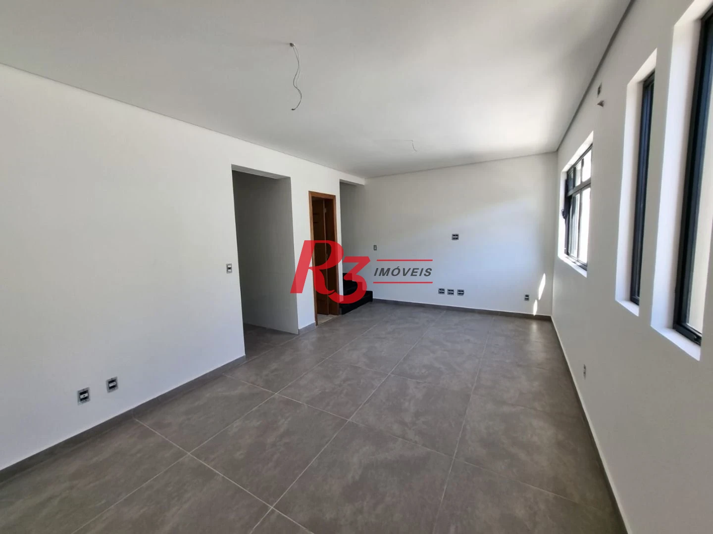 Sobrado de esquina novo com 3 suítes, churrasqueira e  e piscina  à venda, 140 m² na Vila Belmiro, oportunidade!!