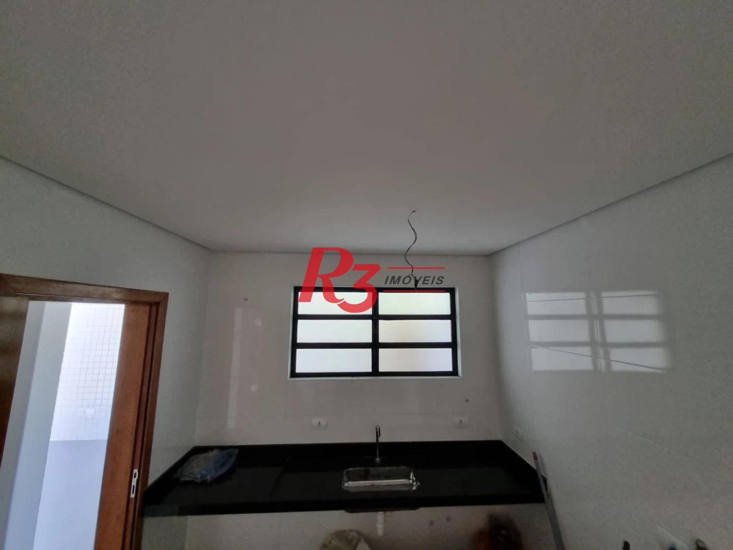 Sobrado de esquina novo com 3 suítes, churrasqueira e  e piscina  à venda, 140 m² na Vila Belmiro, oportunidade!!
